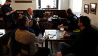 Ugostitelji u Češkoj prkose merama korone, osnivaju pokret: Otvoreno na stotine restorana i pabova
