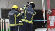 Požar u zgradi u Beogradu: Zapalila se šerpa u stanu, 7 vatrogasaca gasi stihiju