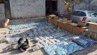 Akcija policije u Nišu: Kod dede zatekli 185 paketa marihuane, oružje i eksplozivne materije
