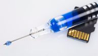 Korona virus i lažne vesti o vakcinama: Mikročipovi, menjanje DNK i druge netačne tvrdnje