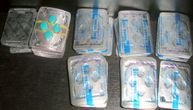 U koferu i frižideru carinici na Gradini pronašli lekove za potenciju, steroide i satove