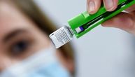 Da li vakcinisani protiv kovida 19 moraju da nose masku? Italijanski stručnjaci imaju odgovor