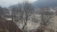 Poplave na jugu Srbije, izlile se reke. Najkritičnije u Đakovici, poplavljene kuće, putevi blokirani