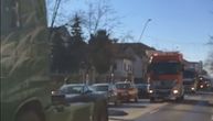 Snimak memorijalne kolone vozila: Kamiondžije voze od Mišara do Šapca u sećanje na "velikog čoveka"
