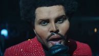 Zašto se lice The Weeknd-a drastično promenilo u novom spotu? Postoje dve teorije
