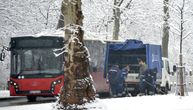 Prevrnuo se autobus sa odbojkašicama: Udes u snežnom nevremenu, meštani pomagali devojkama