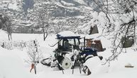 U selima u Srbiji zbog snega oboleli od korone jedva dobili lekove i hranu. Imali i smrtni slučaj