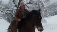 15 sela oko Sjenice u blokadi, stari i bolesni okovani, sneg pola metra: Do prodavnice samo na konju