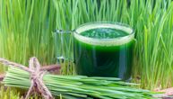 Sok od pšenične trave je hit u Srbiji: Nutricionista otkriva da li je on zdrav kao što se veruje