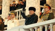 Kimova demonstracija sile: Naredio vojnu smotru, svetu pokazao opasnu raketu