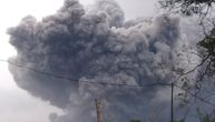 Ovako izgleda erupcija vulkana na Javi: Izbacio dim i pepeo 5,6 km u atmosferu, kruže oblaci sivila