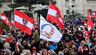 Austrijanci protestuju protiv mera za korona virus, na skupu primećeni i neonacisti