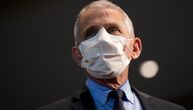 Medicinski savetnik Bele kuće: Moguće je ukidanje obaveze nošenja maski u zatvorenom