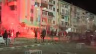 Opšta tuča ultrasa Partizanija i Tirane, letele štangle na sve strane