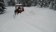 Ponovo snežni haos po Srbiji: Putevi zavejani, sela danima bez struje, došlo i do evakuacija