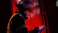 Požar u stanu u Žablju odneo jedan život: 6 vatrogasaca ga gasilo, uzrok nije poznat