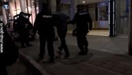 Drogiran prolazio kroz crveno u centru Beograda, pa ga policija zaustavila i otkrila 12 paketića