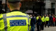 Haos u Londonu: 100 naoružanih ljudi upalo u dvorište Imigracionog centra u toku nestanka struje