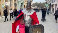 Novosadski vitez Dušan (23) izgubio štit velike emotivne vrednosti: Nalazaču nagrada od 100 evra