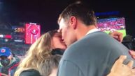 Brejdijev poljubac koji je obišao svet: Legendarni kvoterbek još jednom pokazao svoju veličinu
