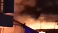 Stravičan požar u fabrici nameštaja u Valjevu: Kulja gust dim, sve vatrogasne ekipe na terenu