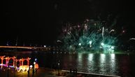 Spektakularnim vatrometom otvoren Kineski festival svetla: Pogledajte kako je sijala Sava Promenada