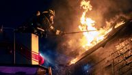 Požar kod Specijalne bolnice Sveti Sava: Vatra buknula na mestu gde je odložen građevinski otpad