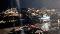 Apokaliptični prizori iz SAD: Tornado ubio troje, rušio kuće, spasioci tragaju za povređenima