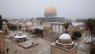 U Jerusalimu pao sneg posle šest godina: Sveta mesta prekrivena belim pokrivačem, građani se raduju