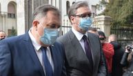 Vučić uručio Dodiku donaciju Srbije za Republiku Srpsku: 20 respiratora i 10.000 maski