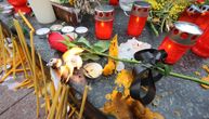 Vandali pobacali sveće koje su građani palili preminuloj doktorki: Pretili joj antivakcinaši, našli je mrtvu
