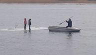 Dva dečaka plutala po reci zarobljeni na santi leda: Priča koja je mogla da ima tragičan ishod!