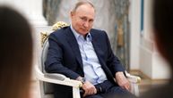Lažnog Putina na TikToku prate milioni: Gledaju ga kako pleše i čisti sneg, ne veruju da nije pravi