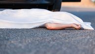Još jedna smrt na javnom mestu: Telo ležalo pod pečurkom bus stanice u Padinskoj skeli