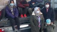 Sprečena tragedija kod Šida: Migranti se sakrili u vozu, pa se umalo ugušili. Među njima bila i beba