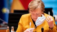 Angela Merkel "zavrnula rukav": Nemačka kancelarka primila vakcinu