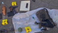 Zaplena oružja i municije u Pančevu: Puške, bombe, pištolji, meci... Policija ih broji na snimku