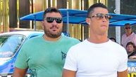 Ronaldo ima luksuzan tretman, a poveo je i svog snagatora: Bivši MMA borac ga čuva gde god da krene