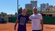 Nole vikao "Instagraaam" i pravio šou na treningu sa 317. teniserom sveta sa kojim je zajedno igrao