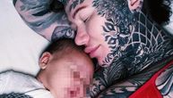 Majka na meti uvreda zbog velikog broja tetovaža: "Govore mi da sam loš uzor detetu"
