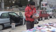 Profesor književnosti iz Užica prodaje retke i stare knjige: Deo prihoda daje u humanitarne svrhe