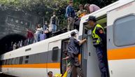 Voz sa 350 putnika izleteo iz šina u Tajvanu: Ima poginulih, spasioci jedva prilaze olupini u tunelu