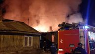 Ogroman požar u Nišu, gore barake, pune hartije i drva: "Sve je izgorelo, istrčali smo u papučama"