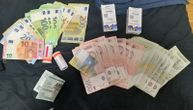 Osmoro uhapšeno zbog preprodaje "Kamagre": U stanovima krili 100.000 evra i 1,5 miliona dinara