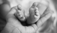 Beba preminula u Tiršovoj: Imala je koronu, 6 nedelja joj se borili za život
