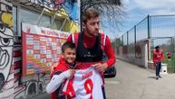 Klinac s Kosova putuje 6 sati na trening Zvezde: Klub mu poklonio dres, on uradio stvar za divljenje