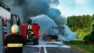Zapalilo se teretno vozilo na auto-putu kod Jagodine: Zatvorene vozna i zaustavna saobraćajna traka