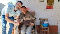 Boža sa nepokretnim sinom živi u trošnoj kući staroj 130 godina: Novca jedva ima za hranu i lekove