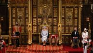 Nema kočija ni špalira, ništa nije isto: Kraljica u Parlamentu prvi put nakon smrti princa Filipa