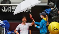 Tri sata kiše i osmina finala Rima: Novak bolji od tenisera koji ga je optužio za lažiranje povrede!